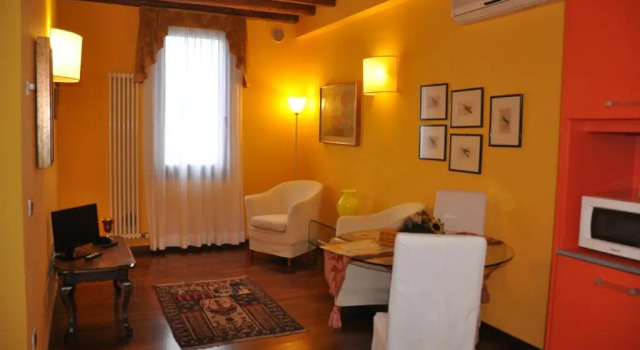 Piazza Nova Guest House, Book Pension Ferrara 