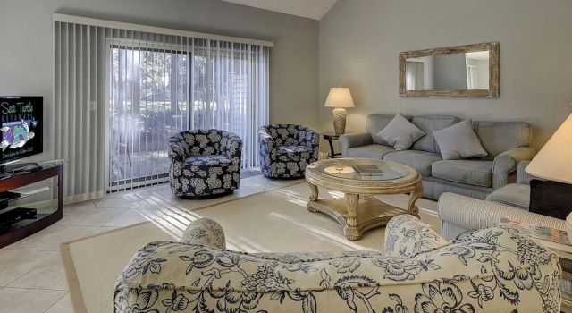 Heritage Villa 2221 by RedAwning