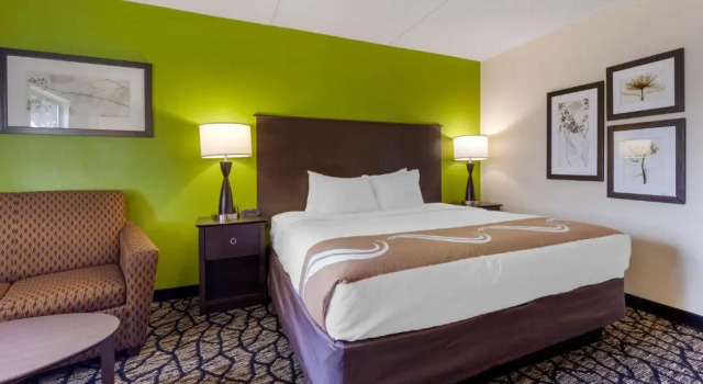 1 soveværelse i suite AmericInn of Oshkosh