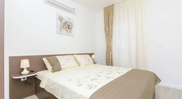 Apartments Villa V, Забронировать Апартаменты/квартира Отели Zadar Islands с бассейном, Бассейн