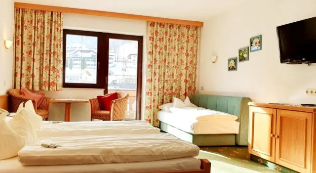 Gerber Pension, Rezerwuj Hotel Hotele w Tyrol z parkingiem, Parking