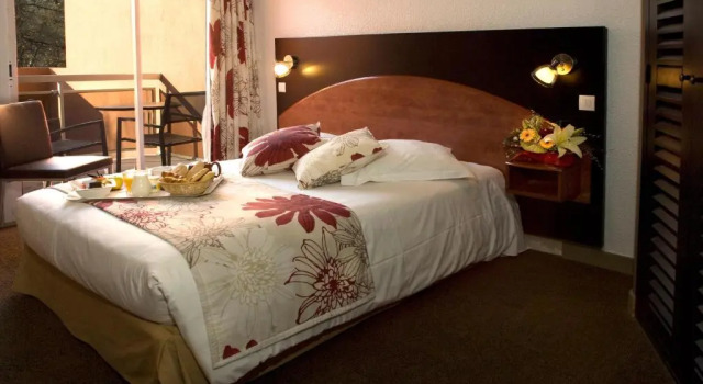 Двухместный номер Standard с балконом Hôtel Du Baou