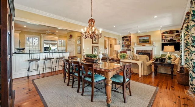 Коттедж Secluded Creekfront Home 5 Bedroom Home by Peace Vacations