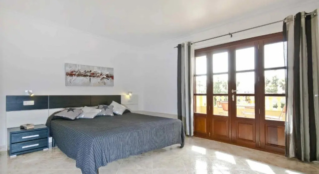 Villa Llac Blau - Mediterranean Styled with Pool
