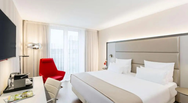 Premium Doppel Zimmer NH Collection Berlin Mitte am Checkpoint Charlie