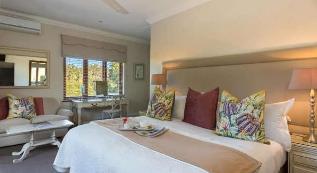 Двухместный номер Deluxe с балконом Fernwood Manor Boutique Guest House