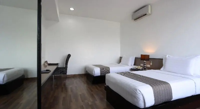 Двухместный номер Standard Paseo Premiere Hotel