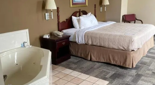 Люкс COLLINS INN & SUITES