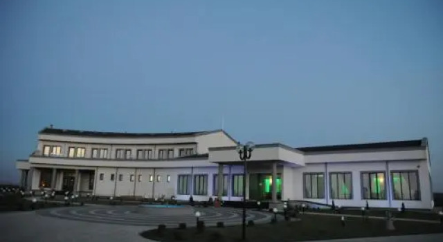 Papillon, Rezerwuj Hotel Hotele w Arges z basenem, Basen