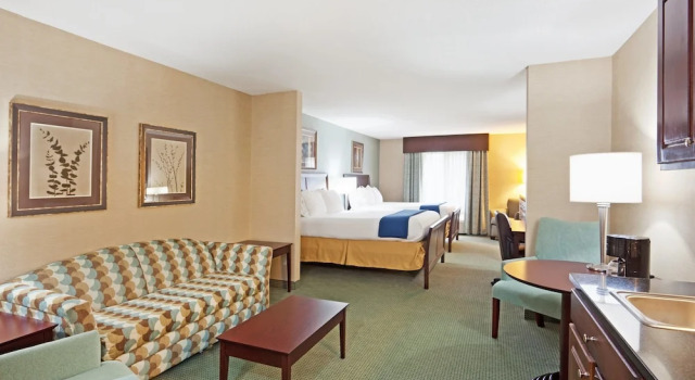 Люкс Holiday Inn Express & Suites Meriden by IHG