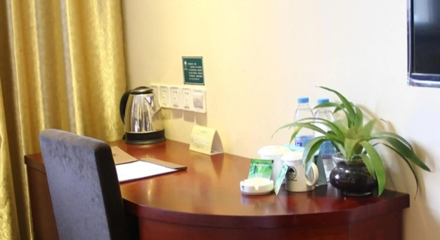 Двухместный номер Business GreenTree Inn Suzhou FenGMEn Suzhou University Express Hotel
