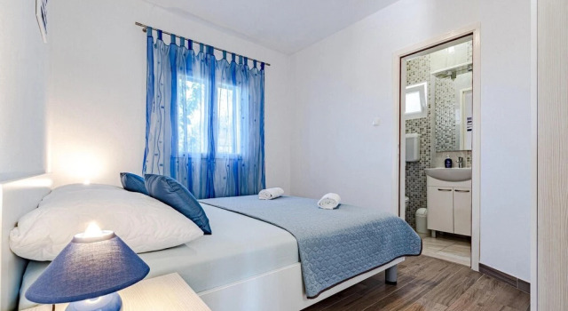 Amazing Home in Vela Luka With Wifi and 3 Bedrooms, Book Hotel Vela Luka Korcula
