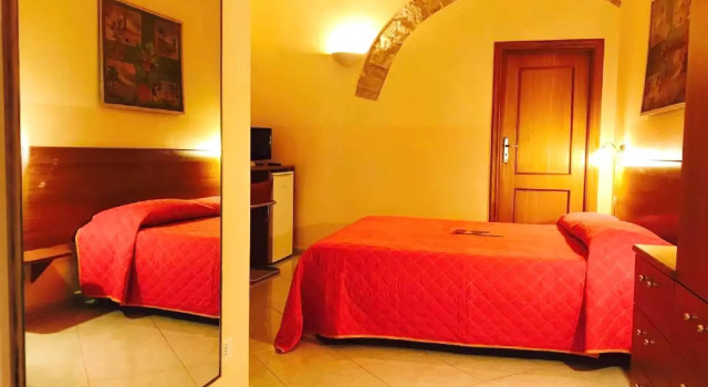 Room Economy, Book Hotel Billige hoteller i Bari Province