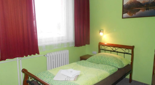 Hotel Hvězda, Book Hotel Kroměříž 