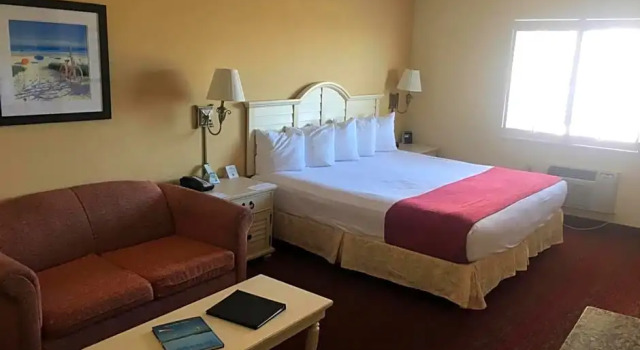 Двухместный номер Standard с частичным видом Best Western Ocean Sands Beach Resort