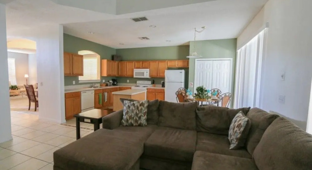 Exclusive 7 Bedroom Pool In Resort Community Condo