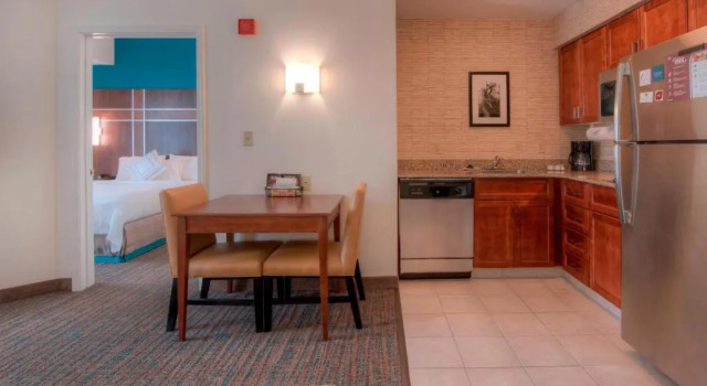 Люкс Residence Inn Charlotte Uptown