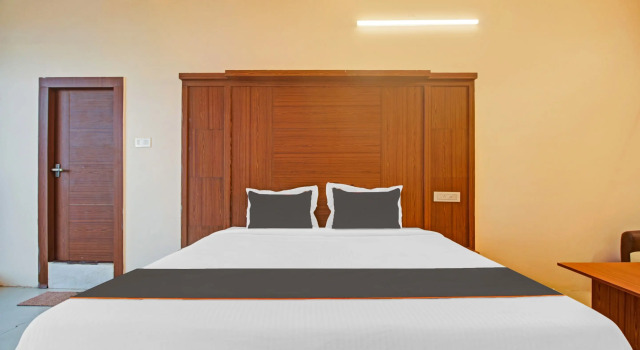 Collection O Hotel Aqua Villa Near Netaji Subhash Chandra Bose International Airport
