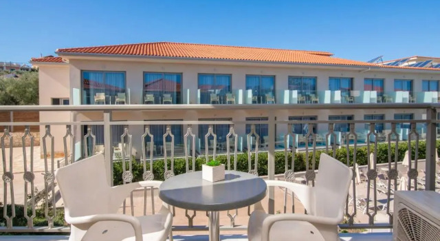 Семейный номер Standard с видом на бассейн Karras Grande Resort