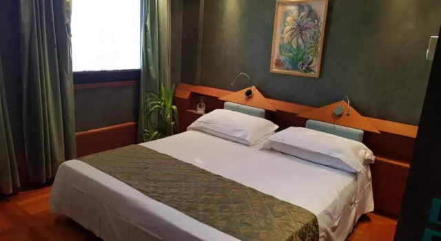 Двухместный номер Standard HR Hotel