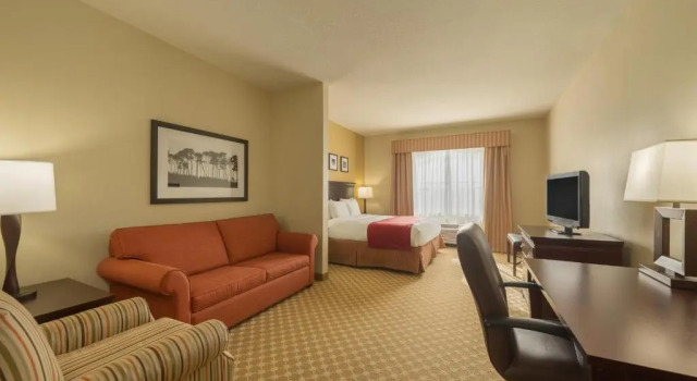 Люкс Country Inn & Suites by Radisson, Port Orange-Daytona, FL
