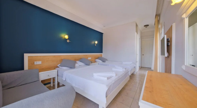 Номер Standard Цокольный этаж с балконом и с красивым видом из окна Majestic Hotel