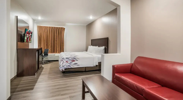 Двухместный люкс Red Roof Inn & Suites Lake Charles