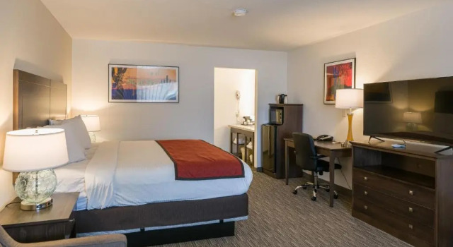 Четырёхместный номер Standard Quality Inn
