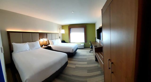 Holiday Inn Express Wells-Ogunquit-Kennebunk, Varaa Hotelli Hotellit New England uima-altaalla, Uima-allas
