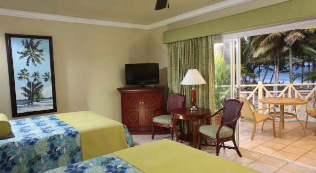 Четырёхместный номер Deluxe с красивым видом из окна Magdalena Grand Beach & Golf Resort
