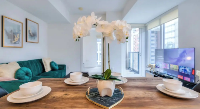 Panorama Suites-Bay, Varaa Hotelli Toronto 