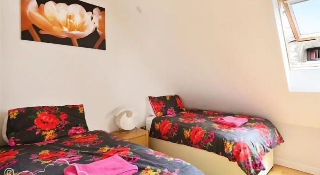 Fossil Barn, Book Hotel Hoteller i Chickerell med parkering, Parkering