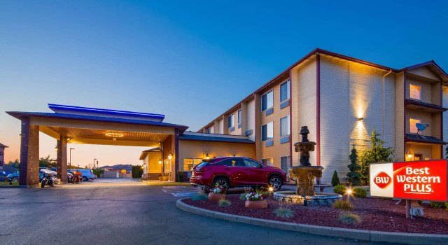 Кровать в общем номере Best Western PLUS Walla Walla Suites Inn