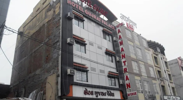 Hotel Gujarat Palace, Забронировать Отель Отели штата Мадхья-Прадеш с парковкой, Парковка