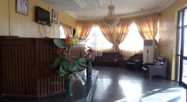 Royal Palace Hotel