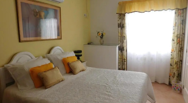 Dinas Guesthouse, Rezerwuj Hotel Lagos Albufeira