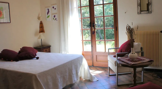 Charming Holiday Home in Tourtour, Provence With Garden