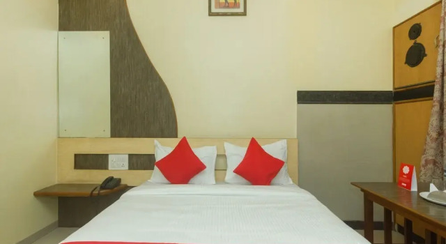 Hotel Shweta by OYO Rooms, Забронировать Отель Отели штата Махараштры 3 звезды, 3*