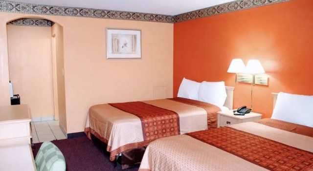 Номер Deluxe Hutchinson Inn
