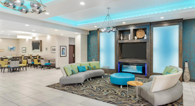 Best Western Plus Waller Hotel, Book Hotel Hoteller i Waller med parkering, Parkering