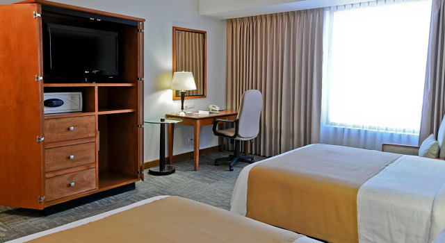 Четырёхместный номер Standard Holiday Inn Irapuato