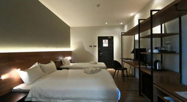 Трёхместный номер Standard Roxy Hotel Padungan