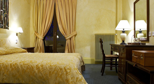 Номер Economy Country Club Hotel & Suites