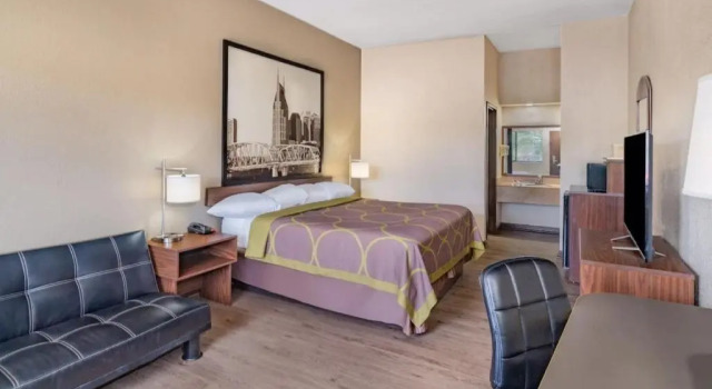 Номер Standard Super 8 by Wyndham Columbia