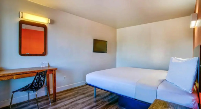 Номер Standard Motel 6-Hesperia, CA - West Main Street I-15