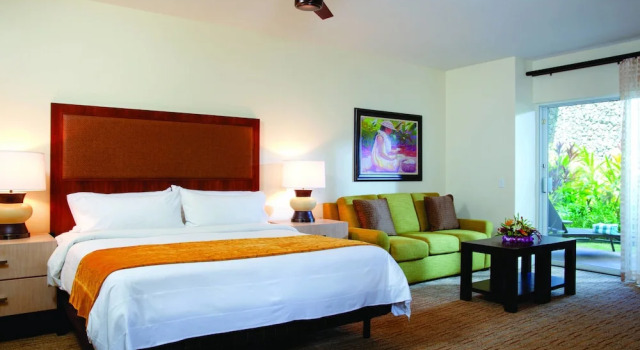 Двухместный номер Standard с балконом Marriotts Waiohai Beach Club