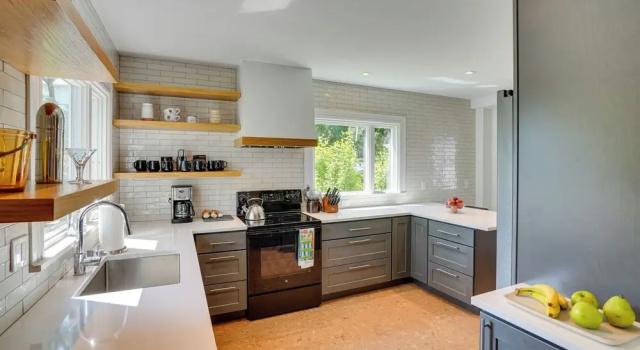 Коттедж Coxsackie Home w/ River Views: Walk to The Wire!