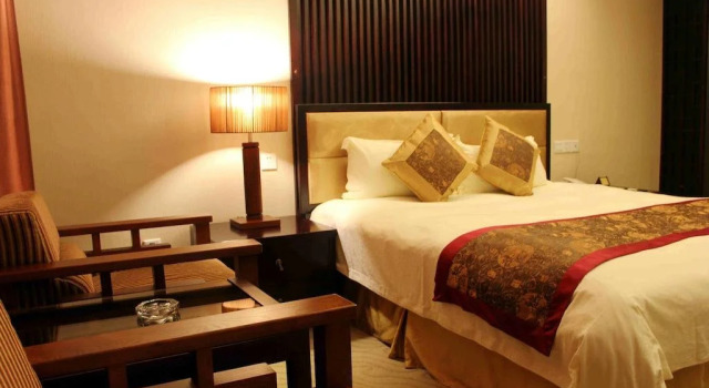 He Zhou Huang Yao Jiu Hu Shan Hotel