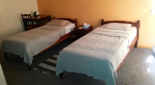 Guesthouse AlbergoAlberga, Book Hotel Hotels in Paramaribo with Parking, Parking