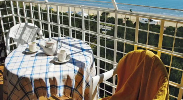 Seafront Flat With Amazing View